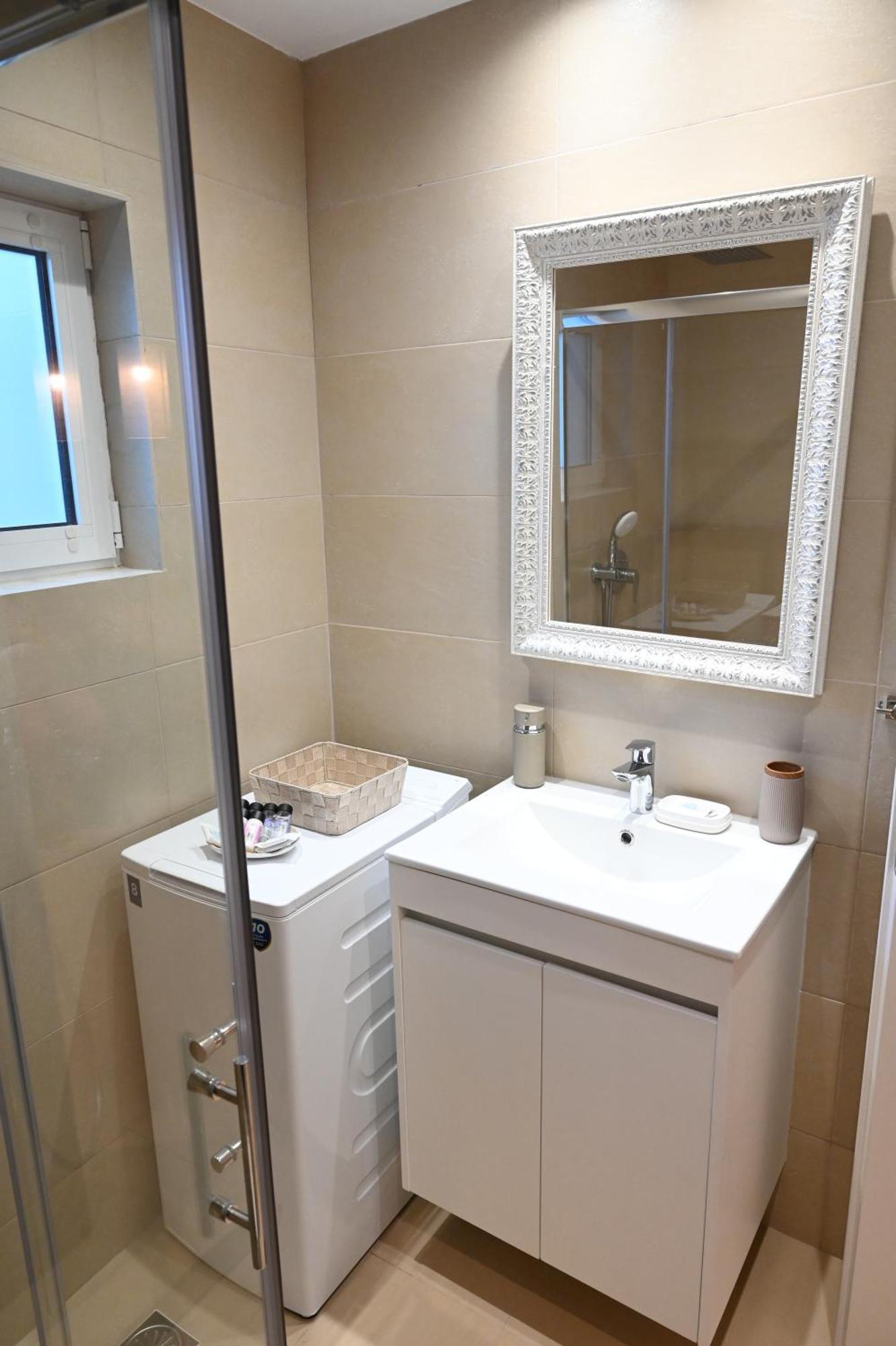 Evita'S Guesthouse Agia Marina Mikrolimanou Экстерьер фото